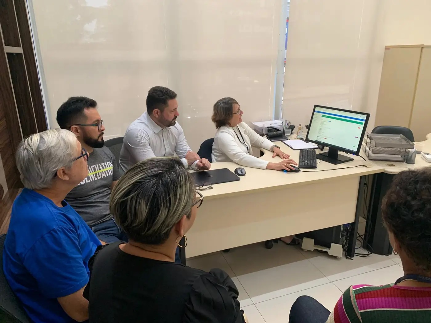 Equipe da Ouvidoria passa por treinamento