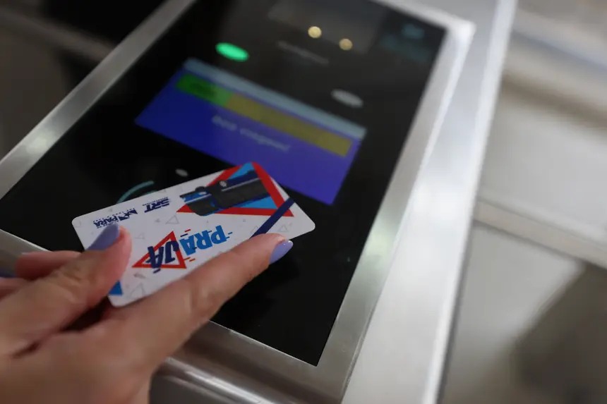 Cartão Pra Já e aplicativo digital ampliam acesso ao BRT Metropolitano